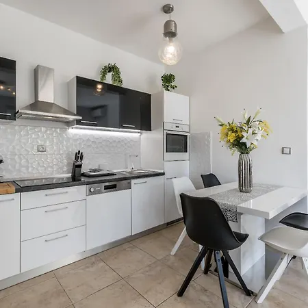 Leona Apartman Split