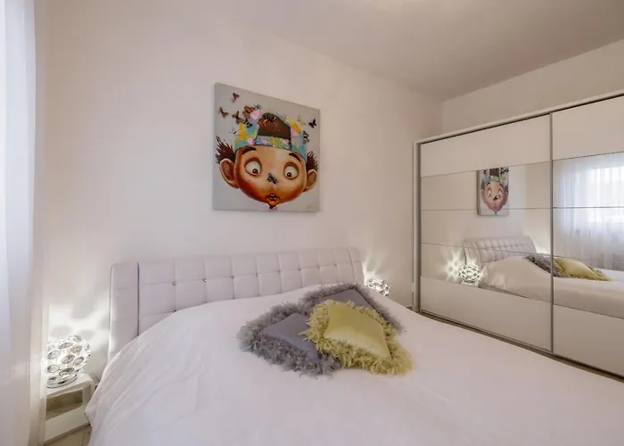Leona Apartman *