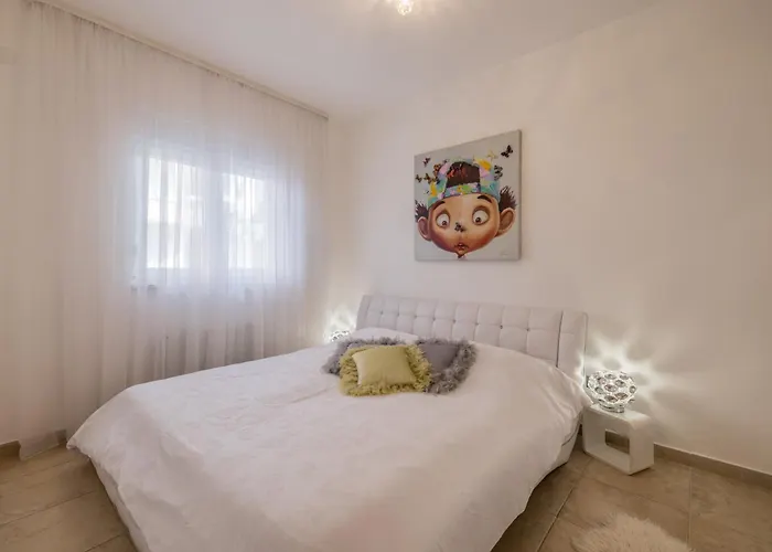 Apartman Leona *